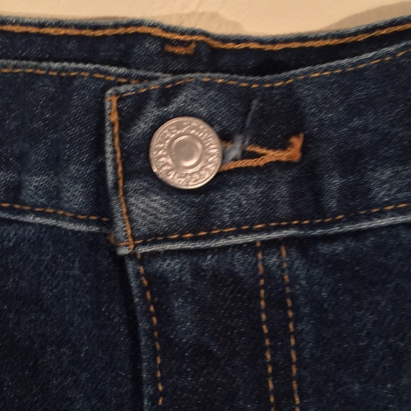Classic Levi’s 550 Denim Skirt - Picture 3 of 7